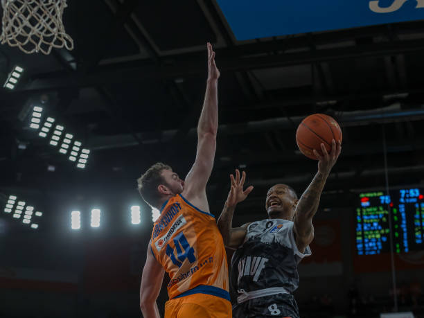 她采用了多 她采用了多